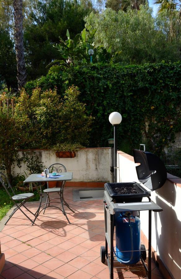 Ferienwohnung Sea Breeze Acitrezza Aci Castello Exterior foto