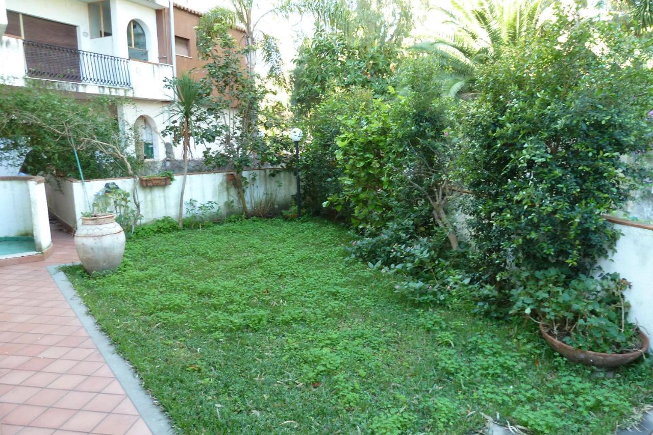 Ferienwohnung Sea Breeze Acitrezza Aci Castello Exterior foto